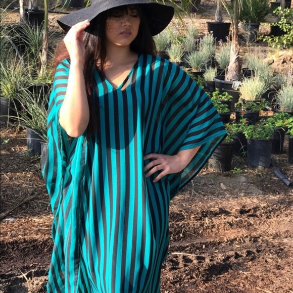 Dress - Picture 3 of 3